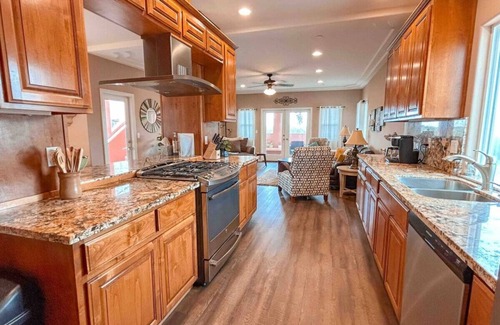 Oceano House | Steps to the Beach! Rooftop Deck! Firepit & BBQ!