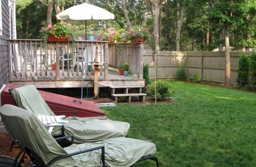 East Falmouth House | Steps to the Beach in East Falmouth, PET FRIENDLY & clubhouse heated pool.