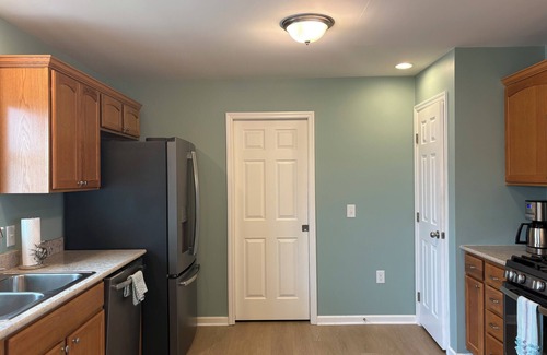 Eastward Look House | Steps to the Sand! Scarborough Beach Retreat 4bd/3ba with A/C - Newly Renovated!