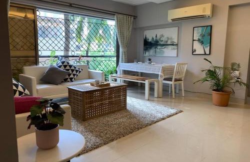 Pali Hill Apartment | Sterling 401, off Carter Road, Bandra West by Connekt Homes