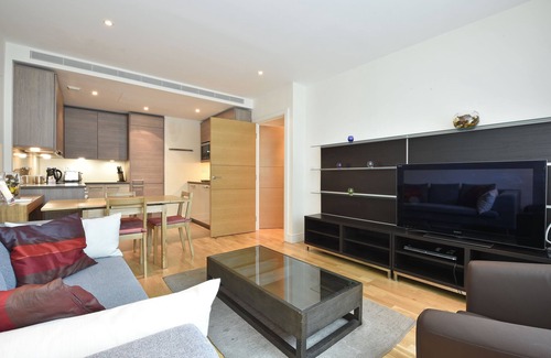 Vauxhall Apartment | Still Life Vauxhall Two Bedroom Apartment