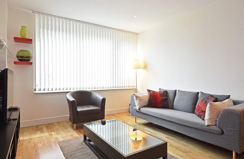 Vauxhall Apartment | Still Life Vauxhall Two Bedroom Apartment