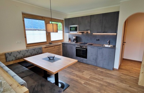 Buch in Tirol Apartment | Stilvolles Appartement Georgenberg im Herzen Tirols