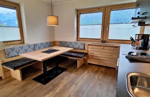 Buch in Tirol Apartment | Stilvolles Appartement Georgenberg im Herzen Tirols