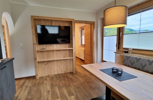 Buch in Tirol Apartment | Stilvolles Appartement Georgenberg im Herzen Tirols