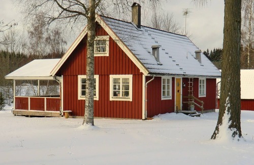 Holsbybrunn Cottage | Stinas Stuga rural, romantic family friendly