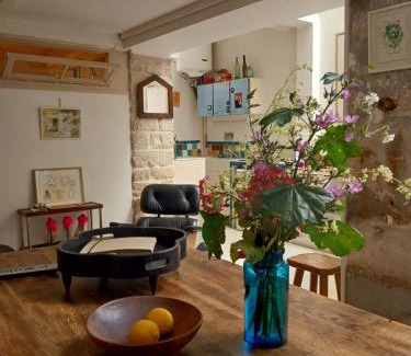 Quartier de la Folie-Mericourt Apartment | Stipologic 6P 2BR