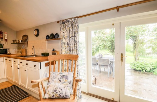 Welton Cottage | STOCKWELL HALL COTTAGE, family friendly, with a garden in Caldbeck