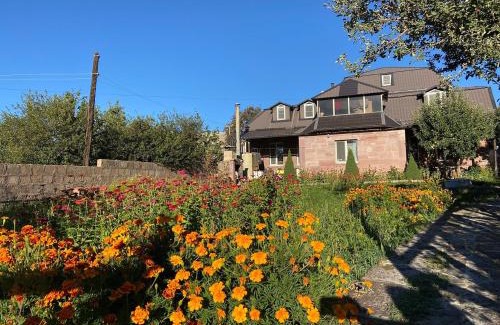 Gusanagyugh House | Stone Art Guest House & Camping