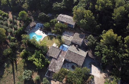 La Roque-sur-Pernes House | Stone, calm and comfort on 5000 m2 of land.