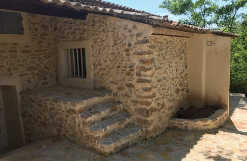 Bandol Cottage | STONE COTTAGE, 2-4 PEOPLE, AT PROVENCE MAS 16TH CENT., POOL, GARDEN, PARKING