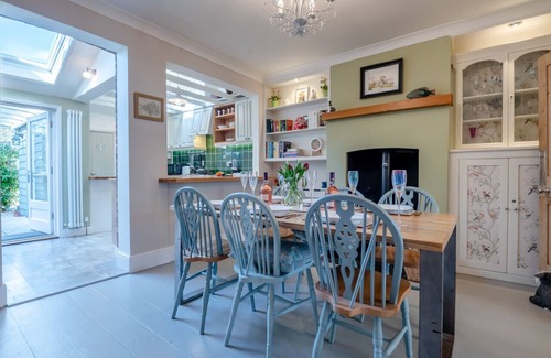 Wimborne House | Stone Cottage - Wimborne