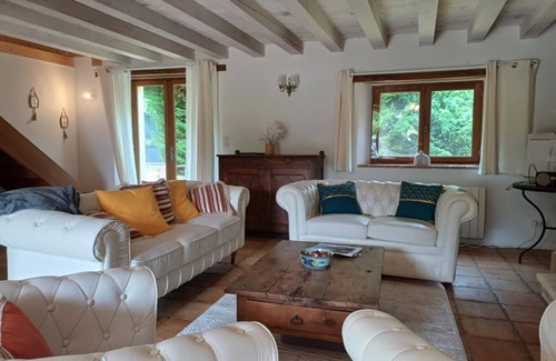Sidiailles House | Stone country house near Lake Sidiailles