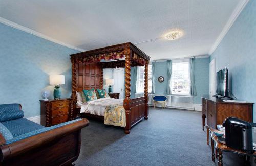Maidstone House | Stone Court House