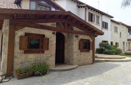Ypsonas Villa | Stone Garden Oasis Cottage