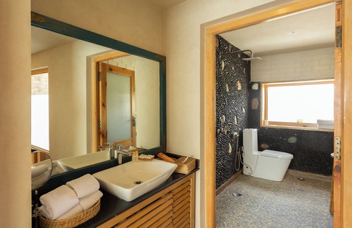 Hunder Hotel | Stone Hedge Hotel - Hunder