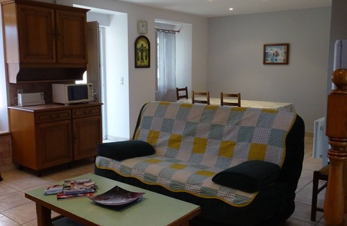 Plurien Cottage | Stone house, 800m2 wooded park, 5 mn from the beach. Bed linen provided