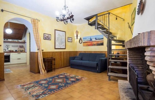 Messenano House | stone house in a small medieval tower near SPOLETO