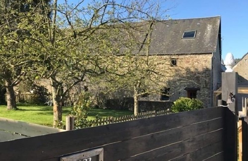 Dragey-Ronthon Cottage | Stone house in the Bay of Mont St Michel, 5mn from the beach