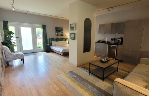 Little Compton Hotel | Stone House Inn