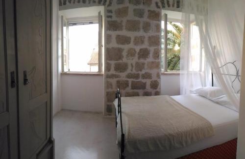 Perast House | Stone House Petra