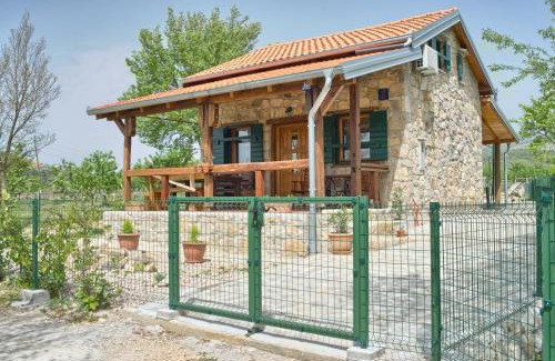 Drnis Ski Chalet | STONE HOUSE VLASTA