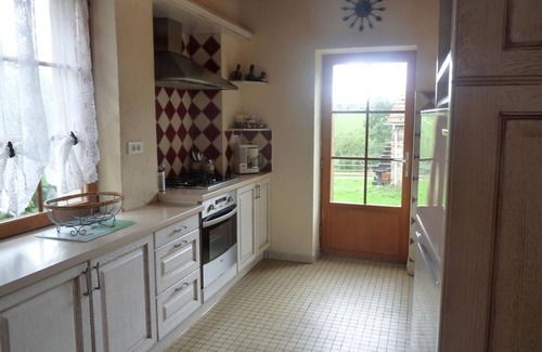 Nizerolles Cottage | Stone house with garden, kids' playground and pets allowed