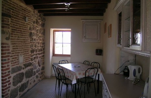 Nizerolles Cottage | Stone house with garden, kids' playground and pets allowed