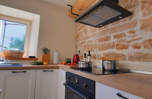 Rakalj House | Stone house with whirlpool in the countryside, near the sea