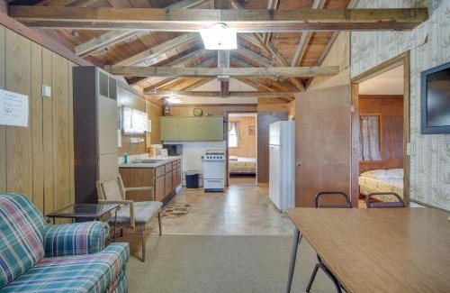 Stone Lake House | Stone Lake Cabin with Private Deck and Fire Pit!