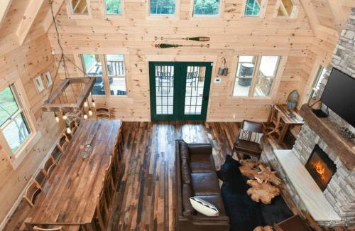 Keene House | Stone Lake Lodge - Lakeside Cabin - Stocked Pond
