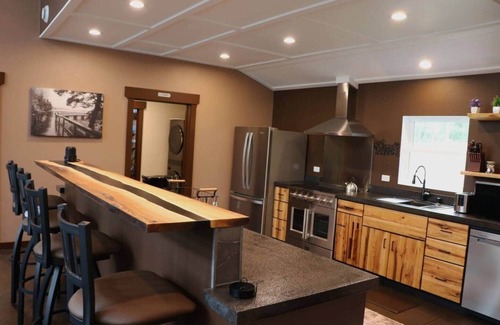 Markville House | Stone Ridge Retreat Cabin