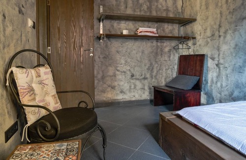 Zeljeznica Apartment | Stone Rustic Flat w Sea and Nature View in Bar