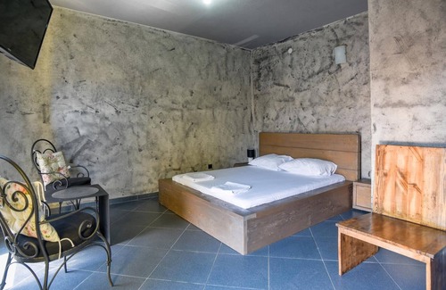 Zeljeznica Apartment | Stone Rustic Flat w Sea and Nature View in Bar