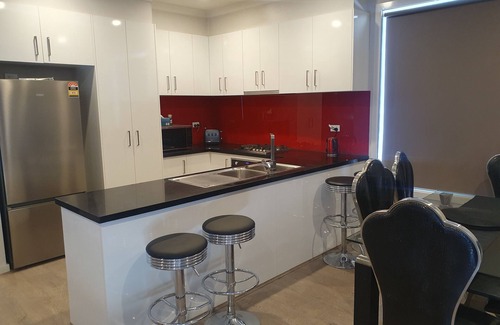 Laverton House | stone throw from Laverton station unit 2.