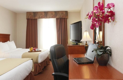 Dawson Creek Hotel | Stonebridge Hotel Dawson Creek