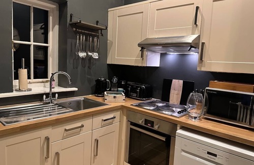 Winterbourne Earls Cottage | Stonehenge Cottages
