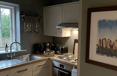 Winterbourne Earls Cottage | Stonehenge Cottages