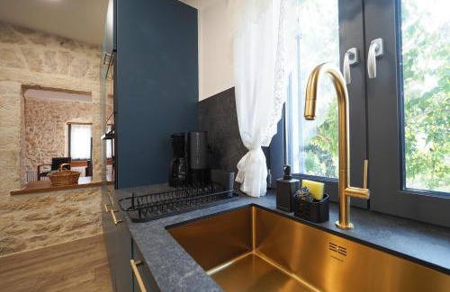 Dodoni House | Stonehouse Grace