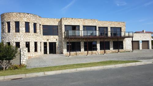 Struisbaai House | Stonehouse on Main