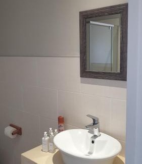 Struisbaai House | Stonehouse on Main