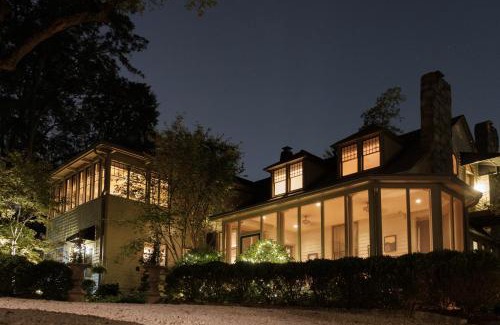 Midtown Hotel | Stonehurst Place Bed & Breakfast