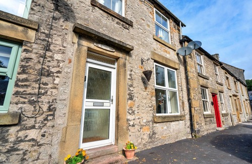 Tideswell Cottage | Stonelea