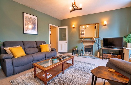 Tideswell Cottage | Stonelea
