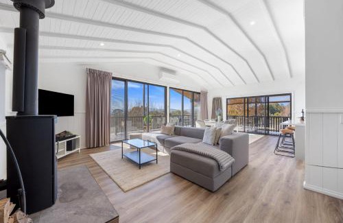 Mansfield House | Stoneleigh Rise - Mansfield - Sleeps 12