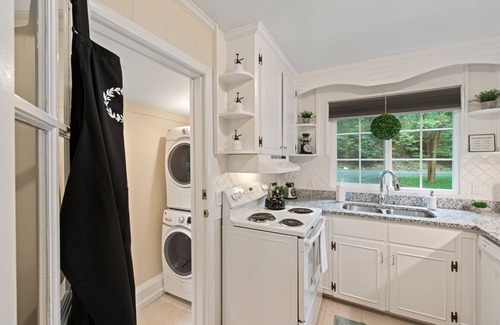 Cobham Cottage | Stonemont Farm Cottage in Keswick near Vineyards!