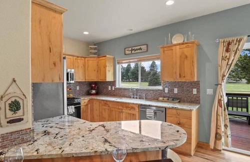 Blanchard House | Stoneridge Retreat: Golf Course Views & Mountain Escape