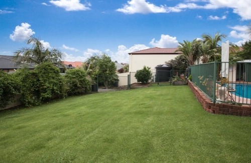 Shell Cove House | Stones throw away from several beaches, Shellcove Marina, Shellharbour village,