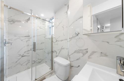 Cote-Des-Neiges—Notre-Dame-De-Grace Apartment | Stonewall Suites