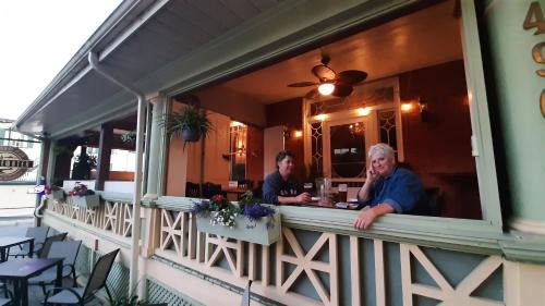 Gananoque Bed & Breakfast | Stonewater Manor B&B